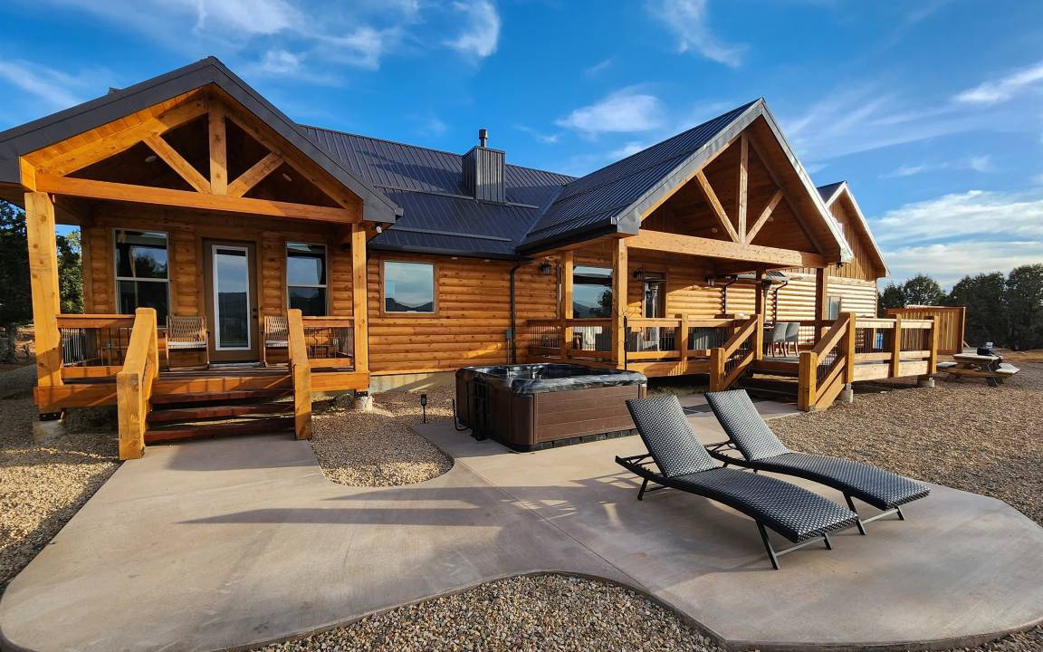 Orderville House | 242 m² House ∙ 4 bedrooms ∙ 12 guests