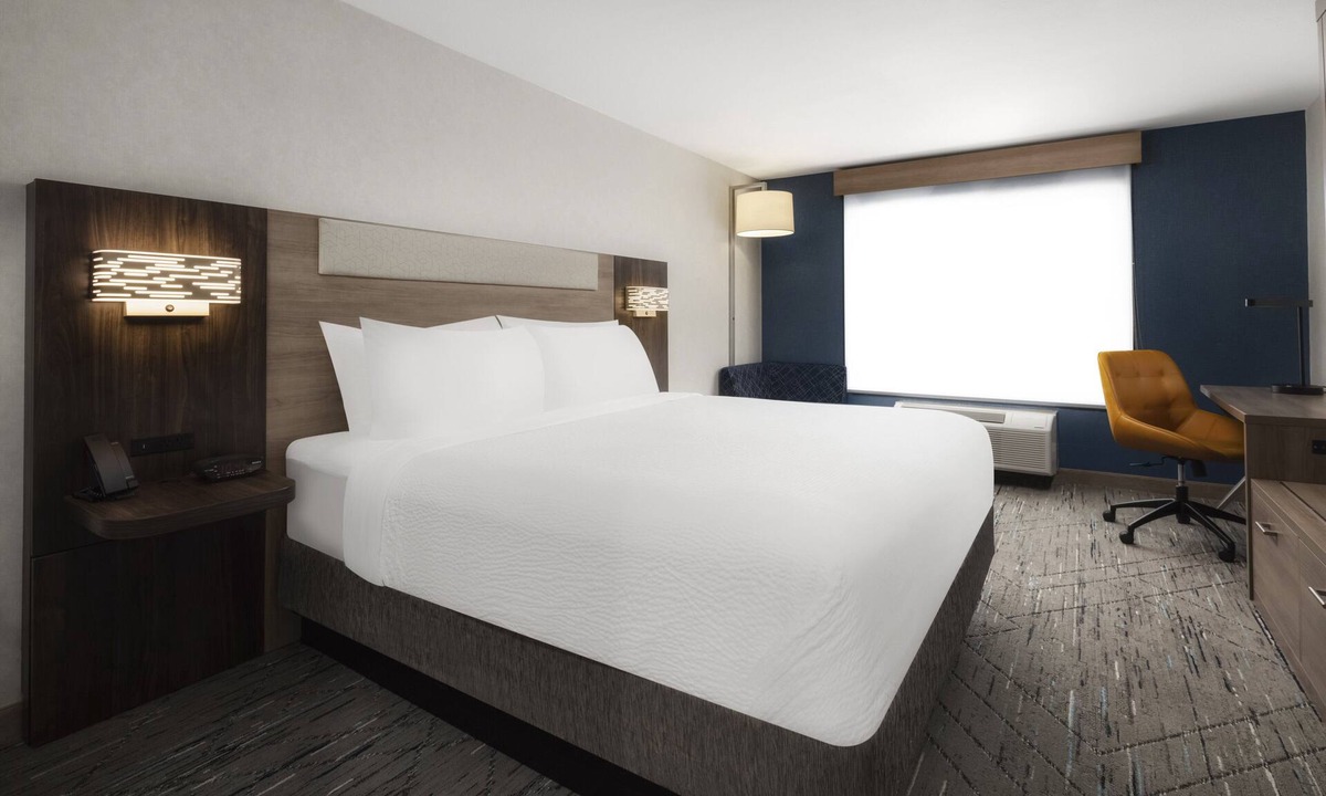 Canyon Park Hotel | Holiday Inn Express Bothell by IHG