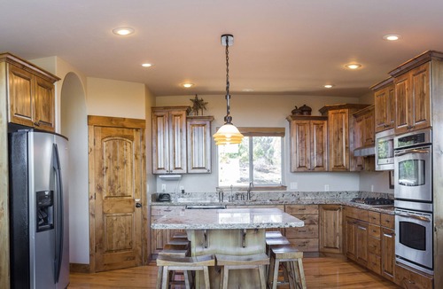 Zion National Park East Entrance Cabin | MountainStarCabin - Lrg Cabin boarders Zion NP - Happy Place for Gathering